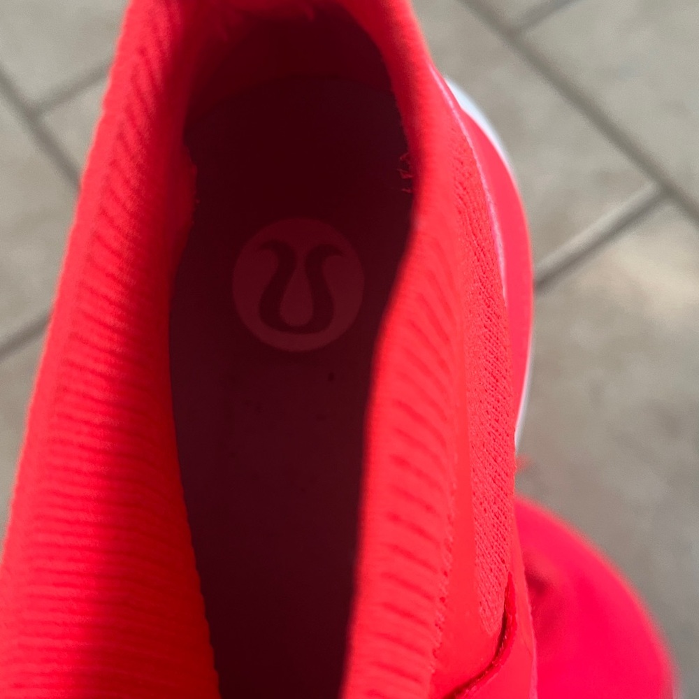 Lululemon Athletics Charge Bright tennis shoes - Picture 5 of 5
